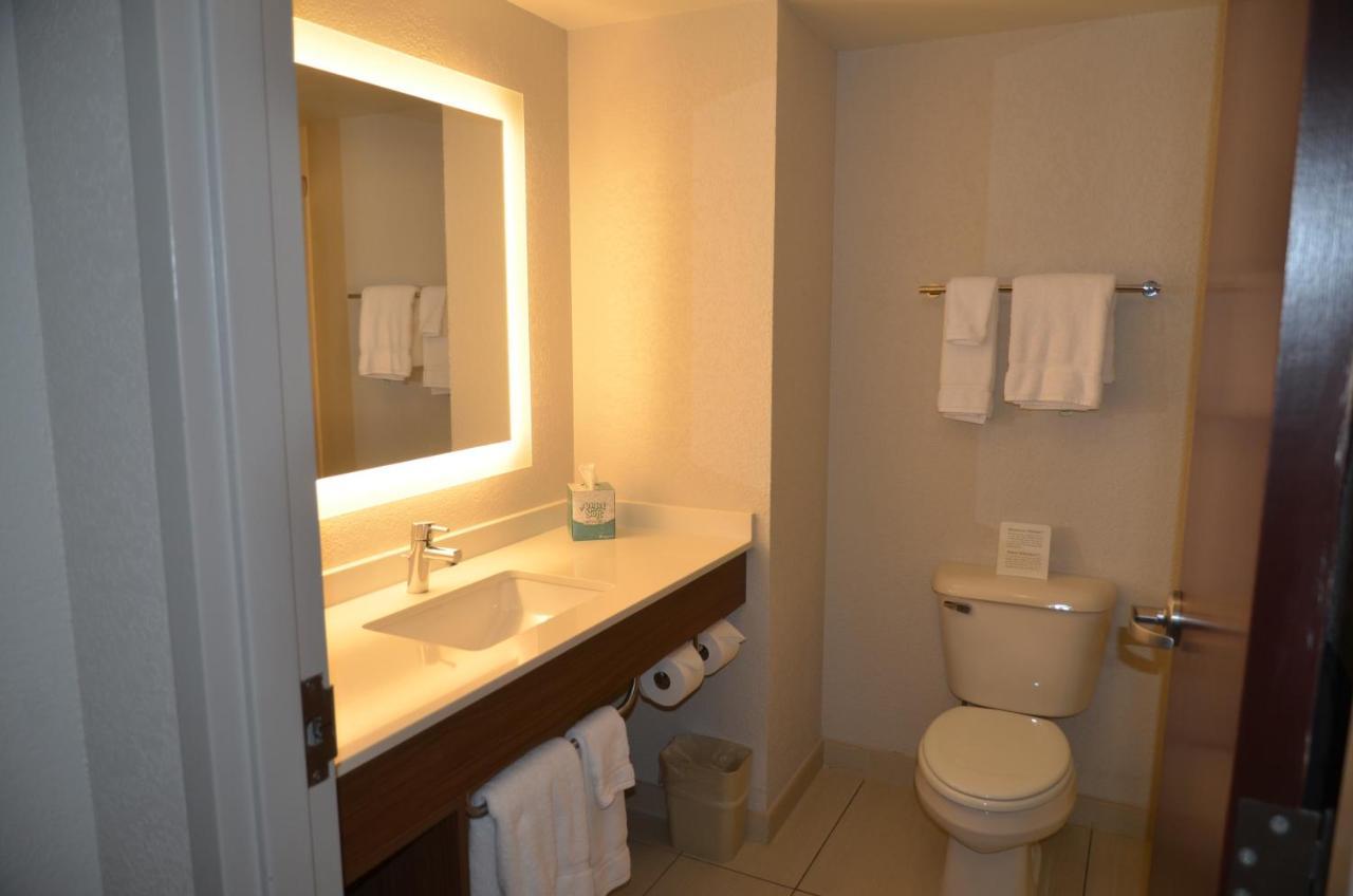 Holiday Inn Express Hotel & Suites Rochester By Ihg Eksteriør bilde