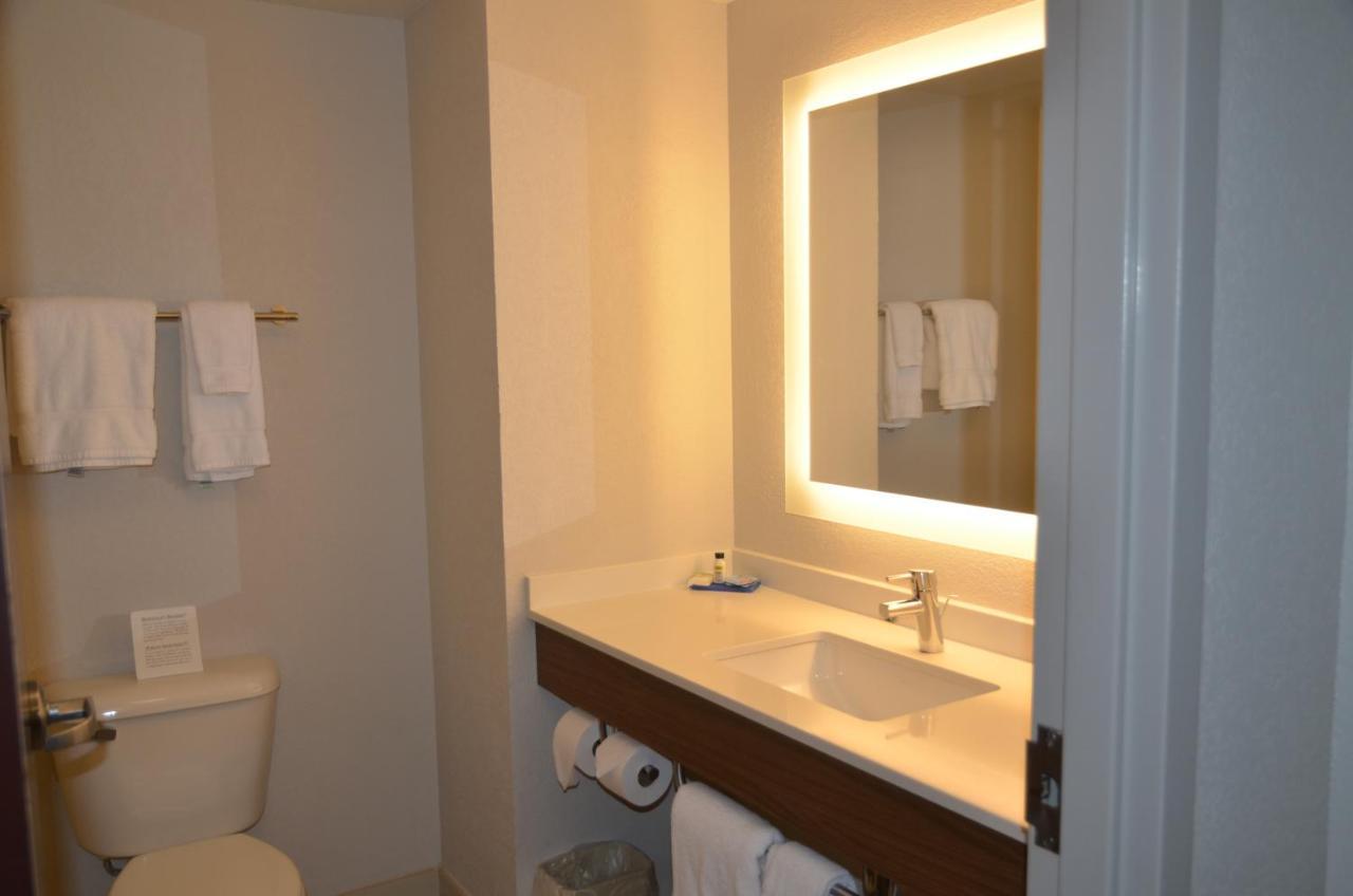Holiday Inn Express Hotel & Suites Rochester By Ihg Eksteriør bilde