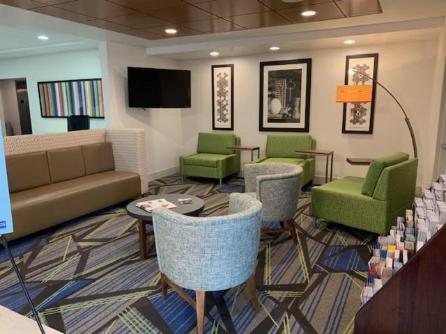Holiday Inn Express Hotel & Suites Rochester By Ihg Eksteriør bilde