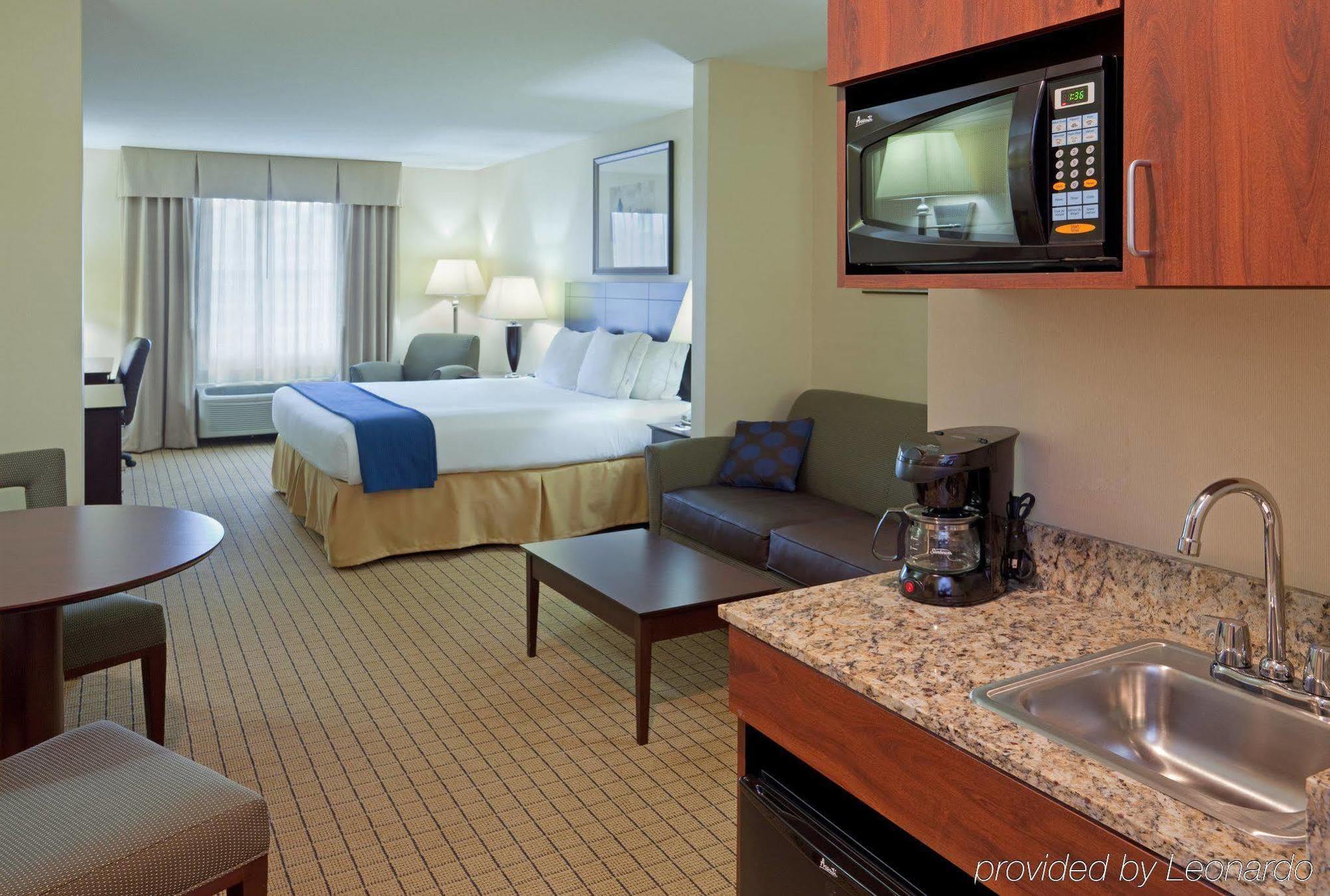Holiday Inn Express Hotel & Suites Rochester By Ihg Rom bilde